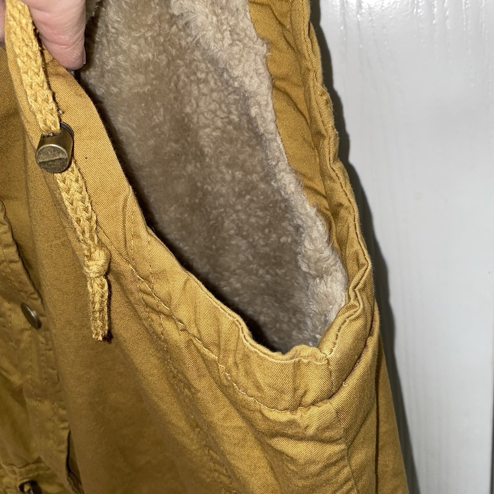 YMI Mustard Faux Fur Lined Cinched Waist‎ Hooded Vest Large Women's Snap Front - Picture 6 of 10